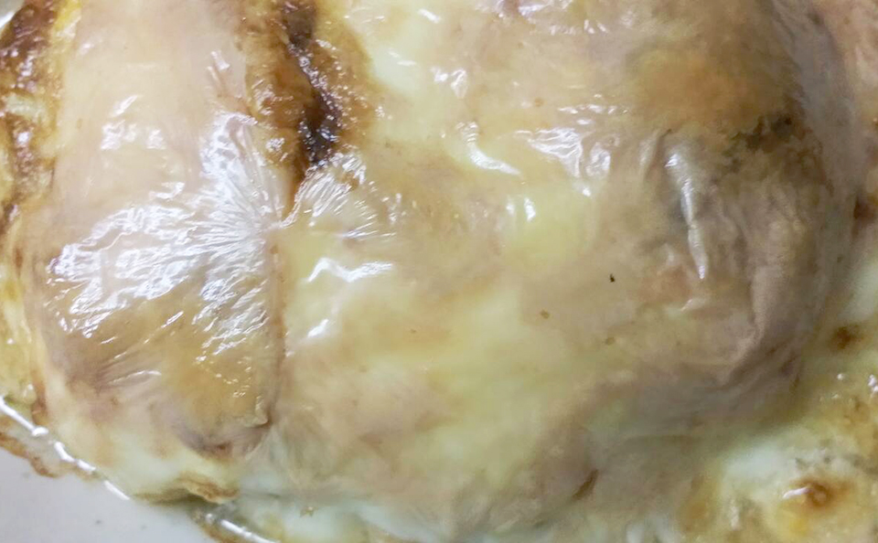 新メニュー、蒸し鶏と白菜キムチのチーズ焼き